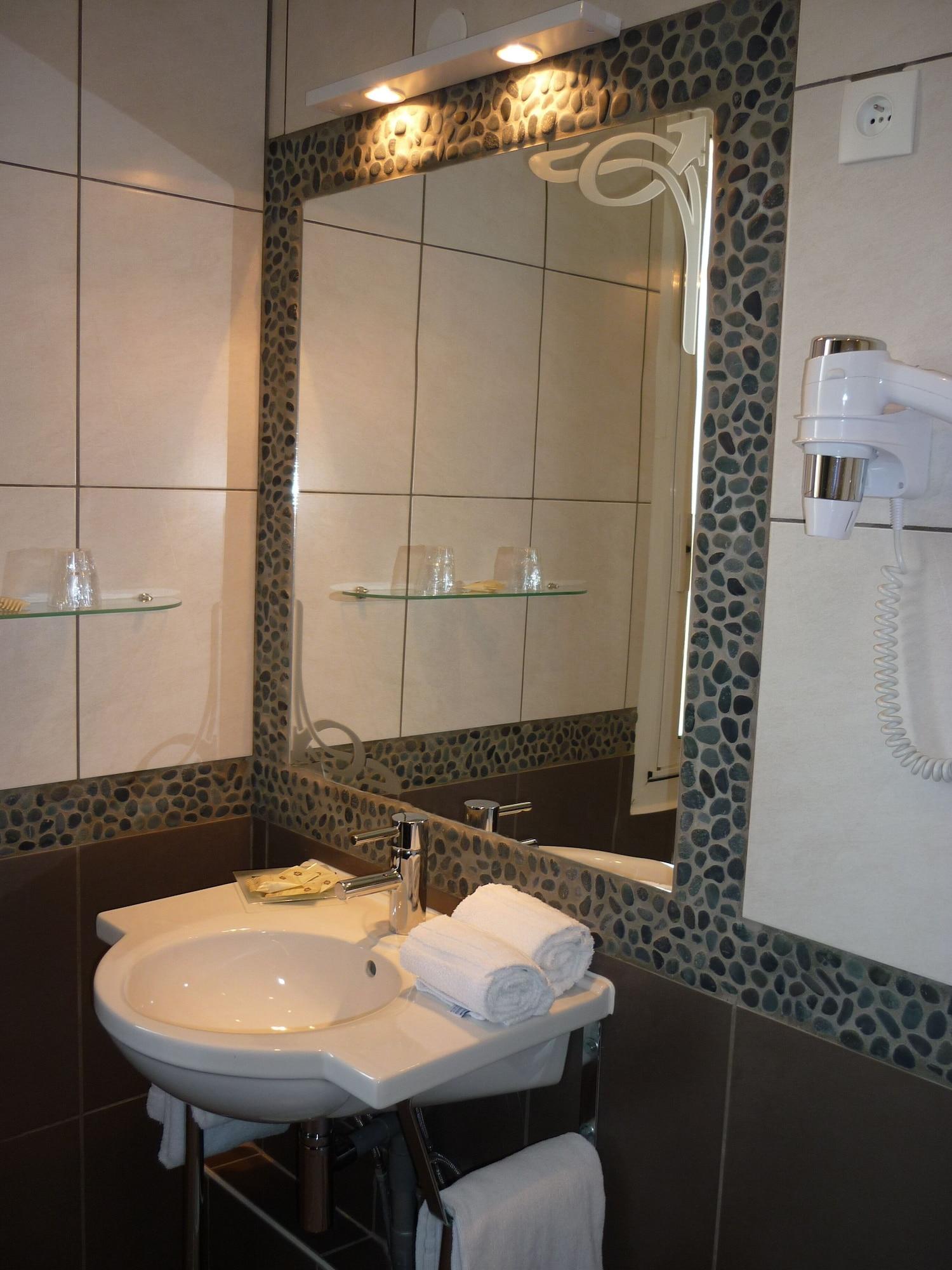 Adonis Sanary Grand Hotel Des Bains Phòng bức ảnh